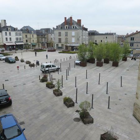 Grand Appartement Chaleureux Thouars Exterior foto